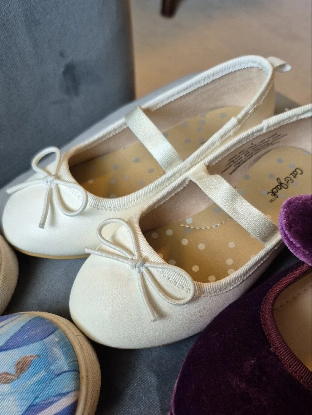 Bundle of Size 8 toddler girls -- SIX (6) pairs of shoes - CROCS, MARY JANES